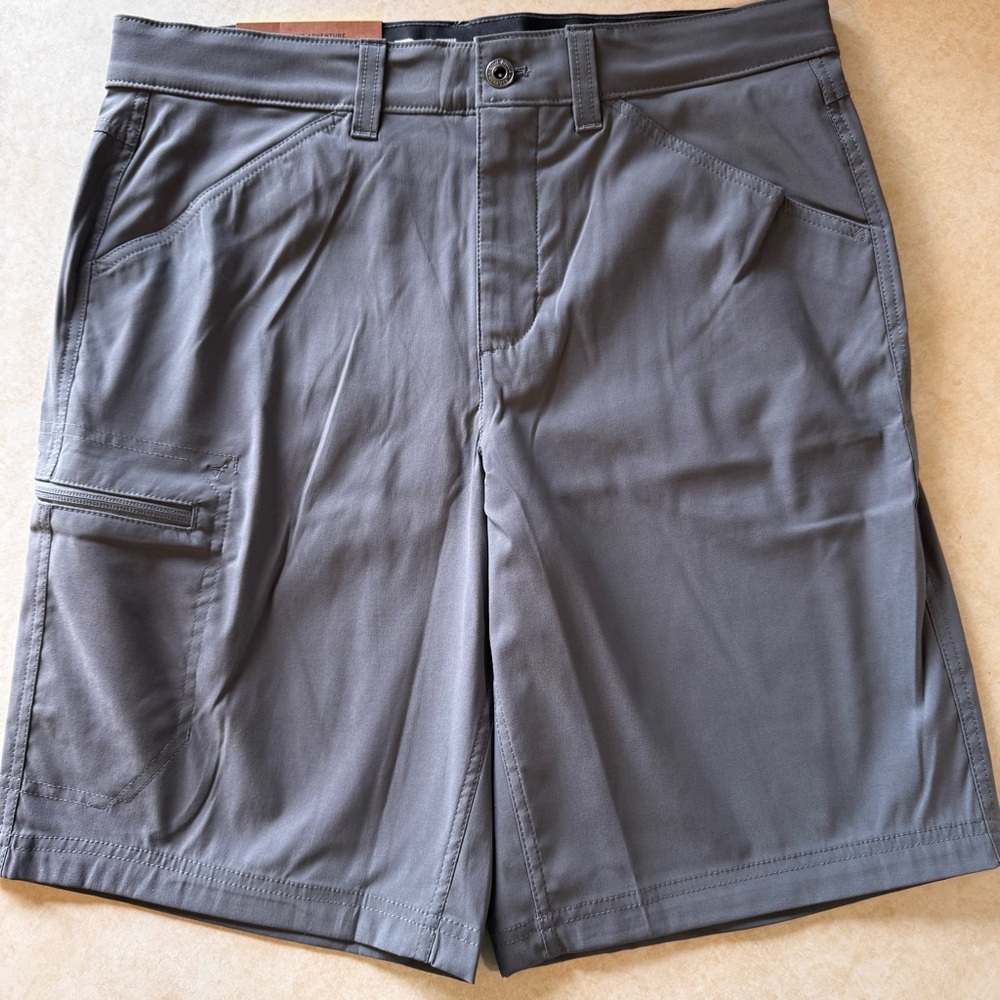 NWT Eddie Bauer Rainier 10” Tech Shorts sz 32